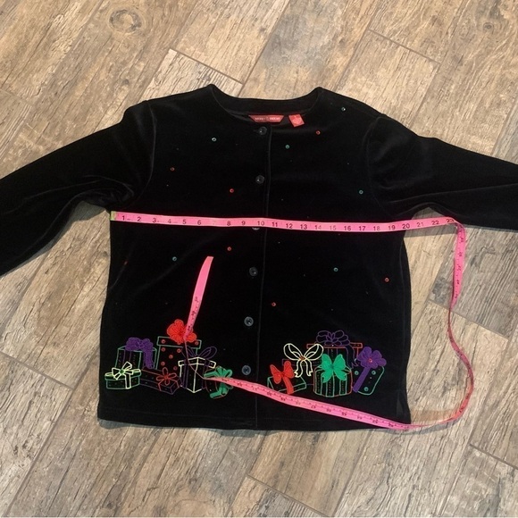 Women’s Merry & Bright black velvet cardigan with colorful gift boxes and bows - Picture 4 of 5